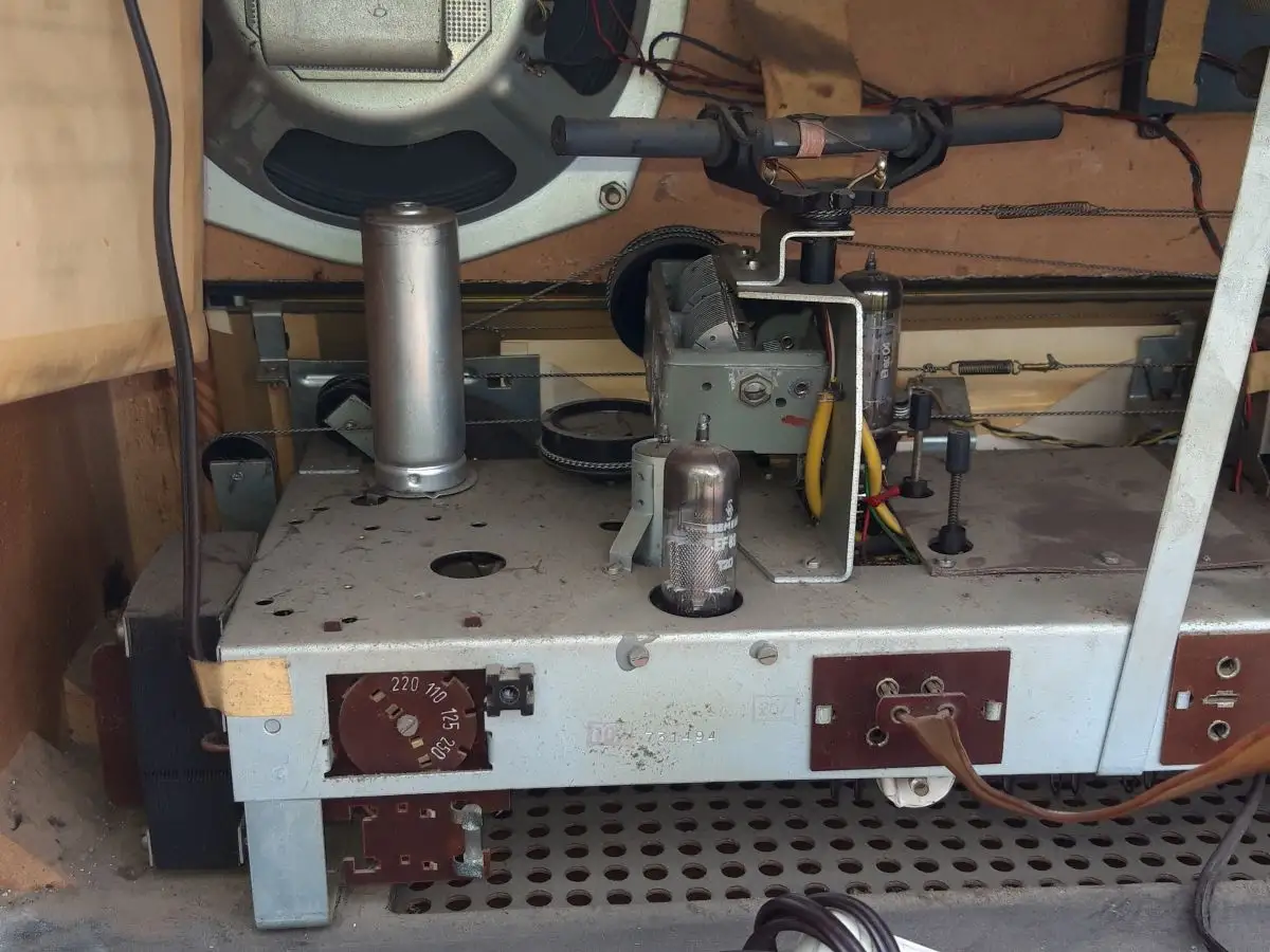 Nr. 33 Siemens Phonosuper K43 mit Plattenspieler und original Schaltplan – Baujahr 1954/55 - Röhrenradio   18