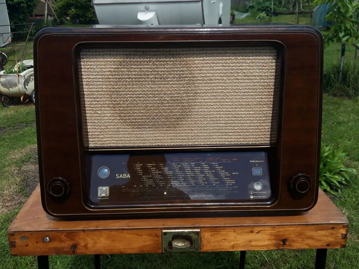 Nr. 34 Saba Bodensee W52 mit original Schaltplan – Baujahr 1951 – 53 - Röhrenradio   2