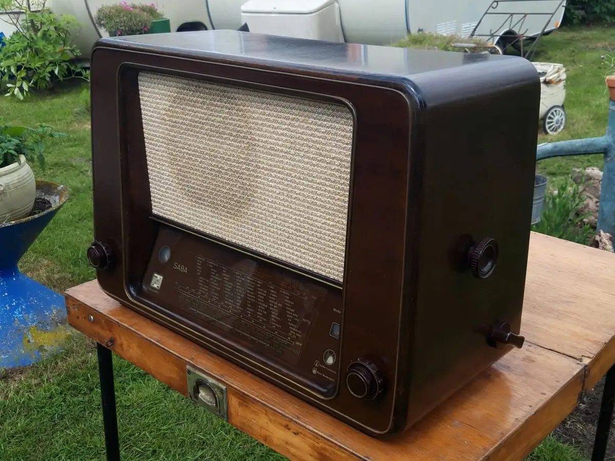 Nr. 34 Saba Bodensee W52 mit original Schaltplan – Baujahr 1951 – 53 - Röhrenradio   3