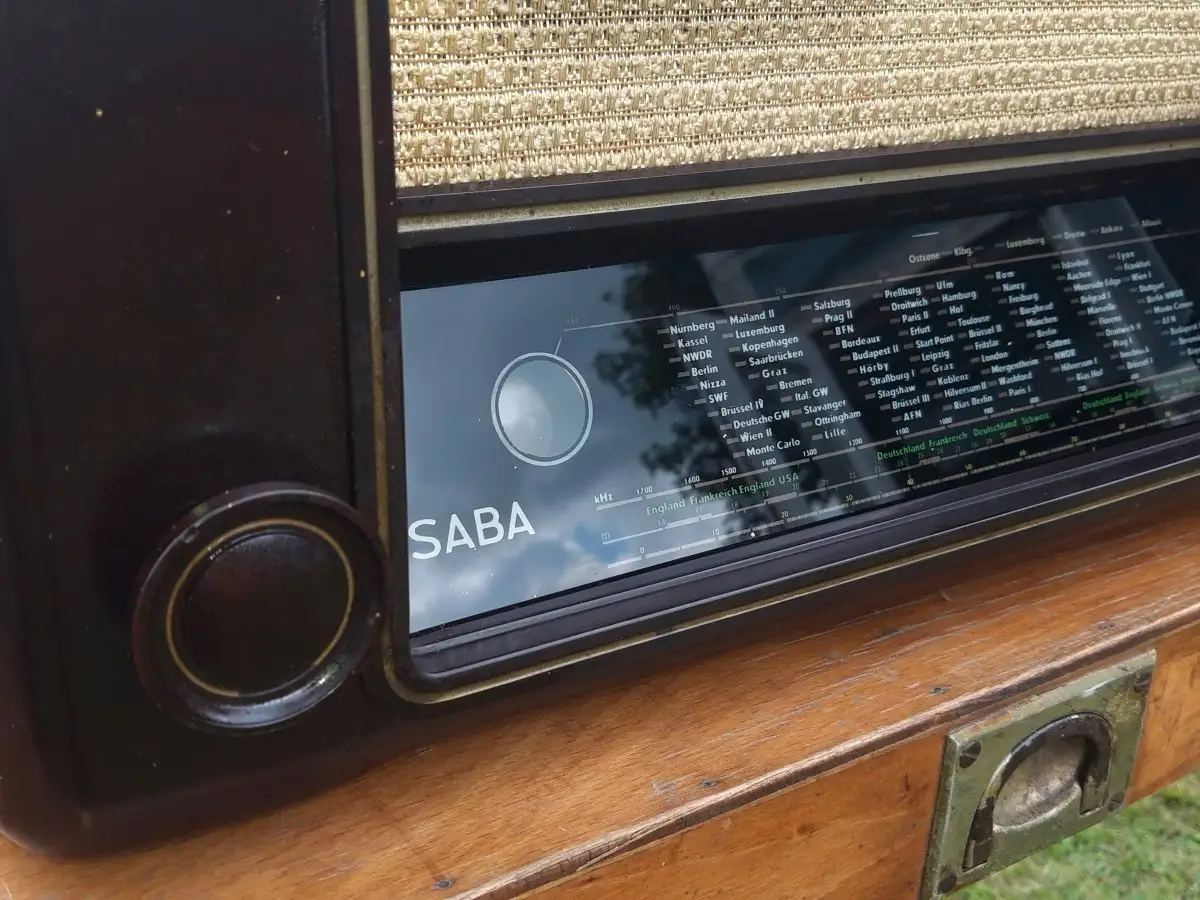 Nr. 35 Saba Lindau WP – Baujahr 1951/52 - Röhrenradio   8