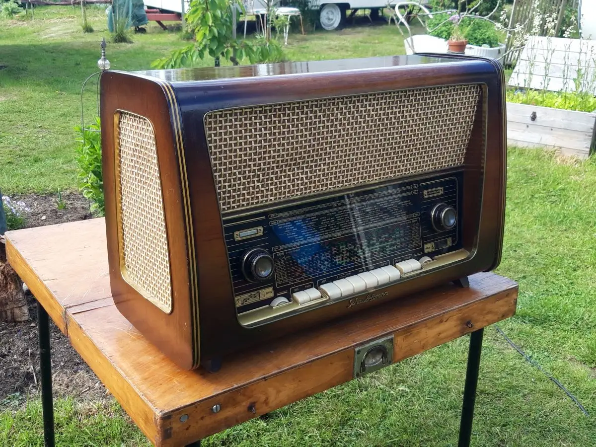 Nr. 37 Schaub-Lorenz Savoy 59 Typ 17010 – Baujahr 1958 – 60  - Röhrenradio   2