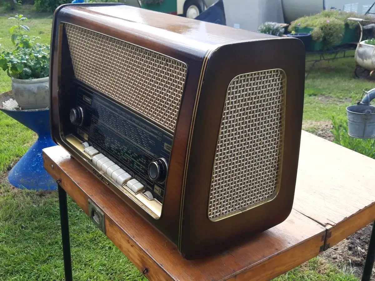 Nr. 37 Schaub-Lorenz Savoy 59 Typ 17010 – Baujahr 1958 – 60  - Röhrenradio   4