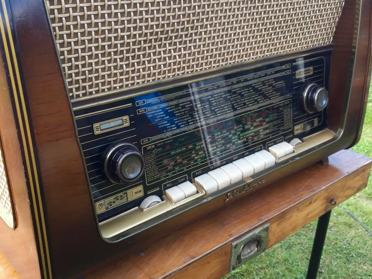 Nr. 37 Schaub-Lorenz Savoy 59 Typ 17010 – Baujahr 1958 – 60  - Röhrenradio   7