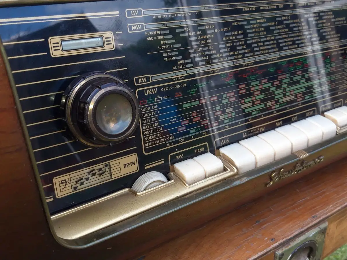 Nr. 37 Schaub-Lorenz Savoy 59 Typ 17010 – Baujahr 1958 – 60  - Röhrenradio   9