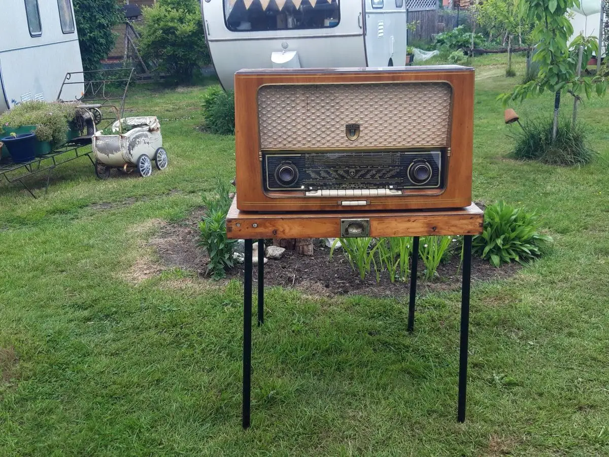 Nr. 38 Wega Radio Stuttgart Typ Wega 301/501 – Baujahr 1956/57  - Röhrenradio   1
