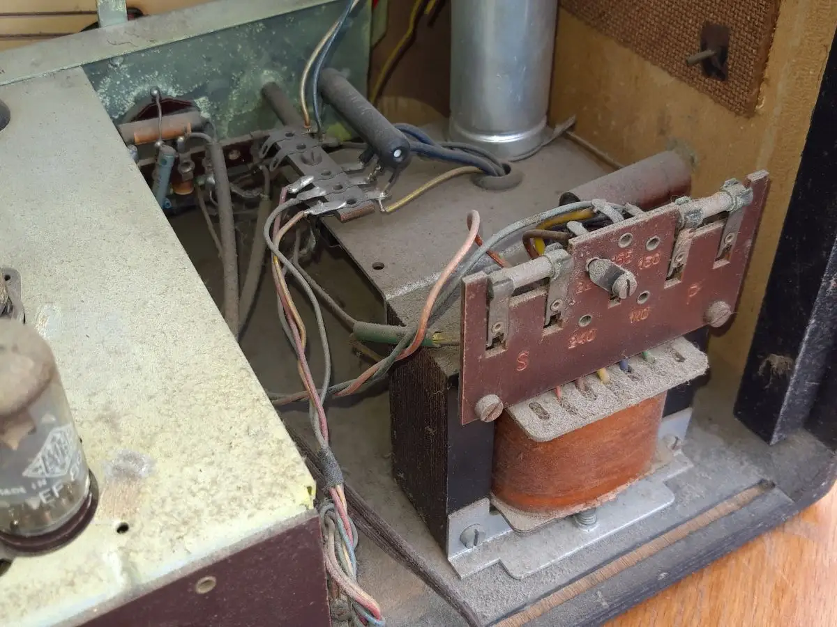 Nr. 38 Wega Radio Stuttgart Typ Wega 301/501 – Baujahr 1956/57  - Röhrenradio   19