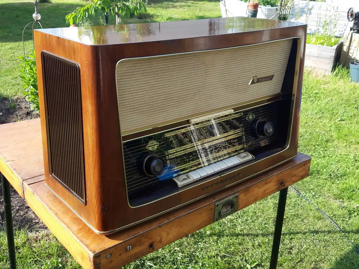 Nr. 39 Nordmende Fidelio 58-3D mit Schallkompressor und original Schaltplan – Baujahr 1957/58 - Röhrenradio   2