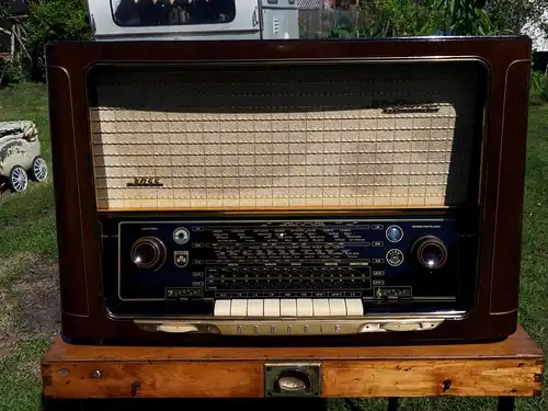 Nr. 40 Grundig 3055/56  – Baujahr 1956 - Röhrenradio  