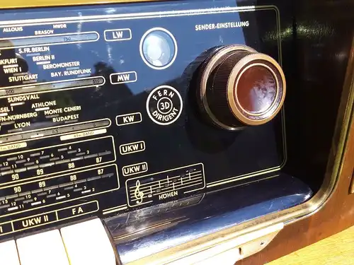 Nr. 40 Grundig 3055/56  – Baujahr 1956 - Röhrenradio  
