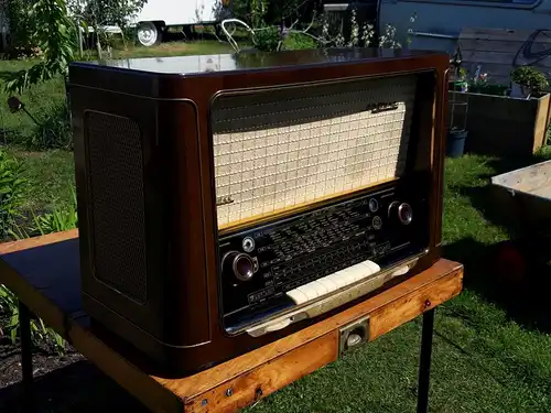 Nr. 40 Grundig 3055/56  – Baujahr 1956 - Röhrenradio  