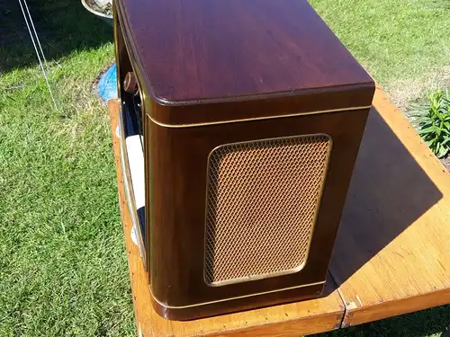 Nr. 40 Grundig 3055/56  – Baujahr 1956 - Röhrenradio  