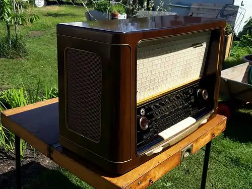 Nr. 40 Grundig 3055/56  – Baujahr 1956 - Röhrenradio  