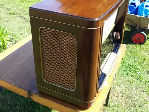 Nr. 40 Grundig 3055/56  – Baujahr 1956 - Röhrenradio  