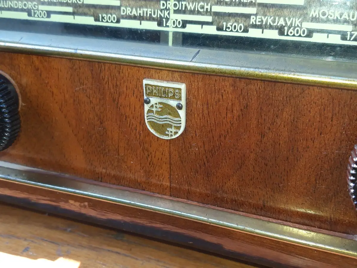 Nr. 44 Philips Saturn 51 BD612A-22 – Baujahr 1951/52 - Röhrenradio   10