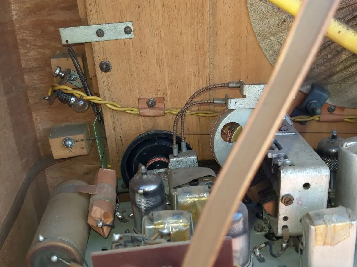 Nr. 44 Philips Saturn 51 BD612A-22 – Baujahr 1951/52 - Röhrenradio   14