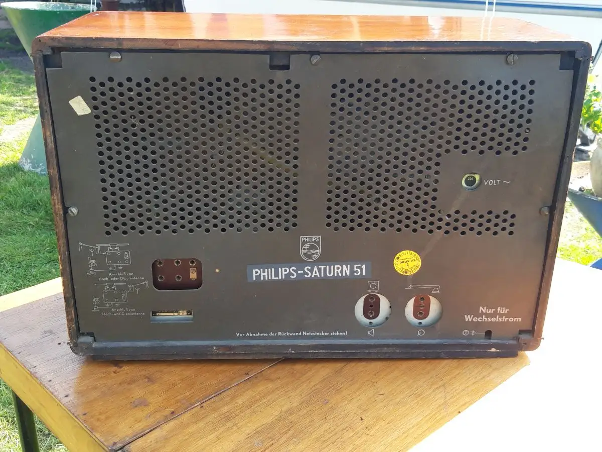 Nr. 44 Philips Saturn 51 BD612A-22 – Baujahr 1951/52 - Röhrenradio   18