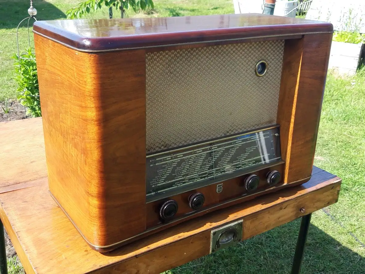 Nr. 44 Philips Saturn 51 BD612A-22 – Baujahr 1951/52 - Röhrenradio   3