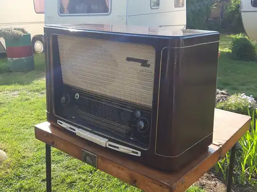 Nr. 47 Grundig 4035W – Baujahr 1953 -55 - Röhrenradio  