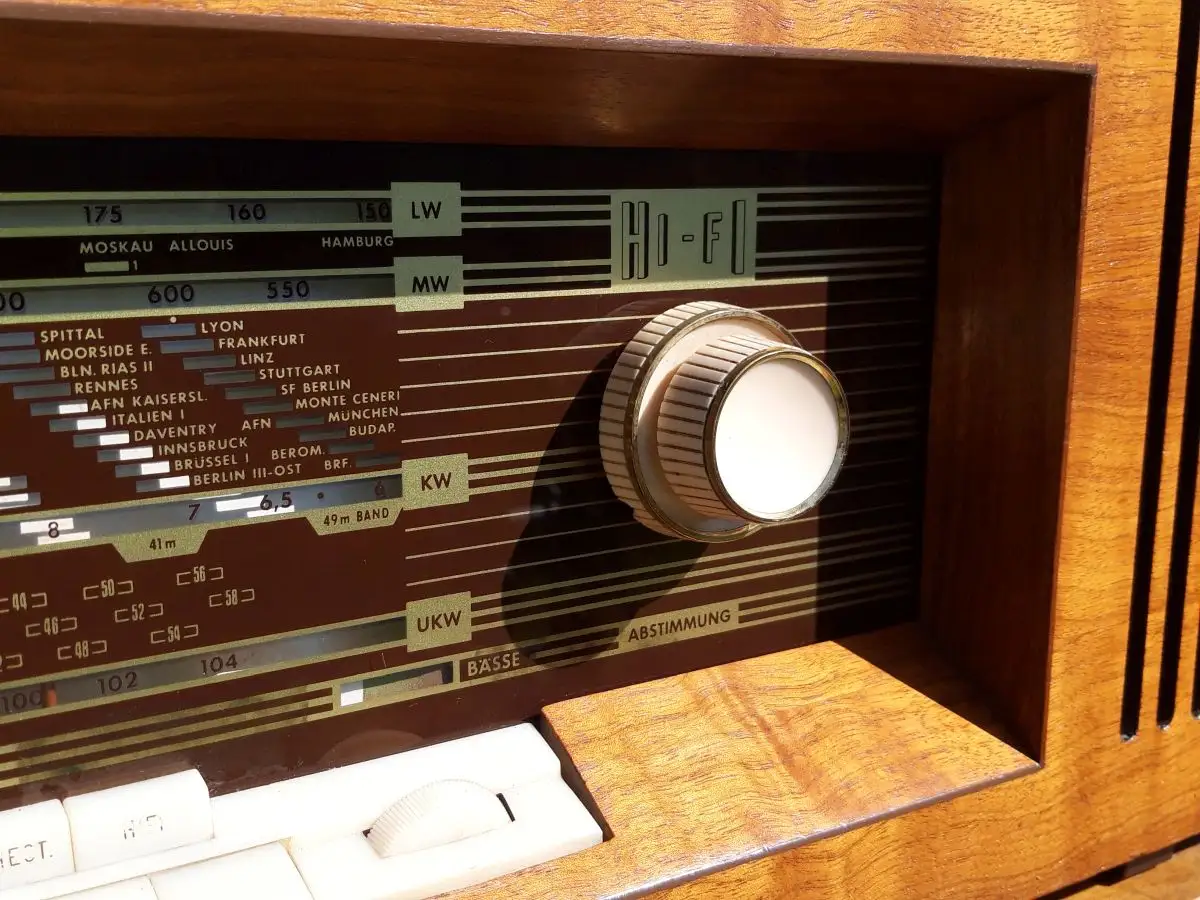 Nr. 48 Simonetta Stereo – Quelle Versandhaus – Vollstereo Röhrengerät  - Röhrenradio   12