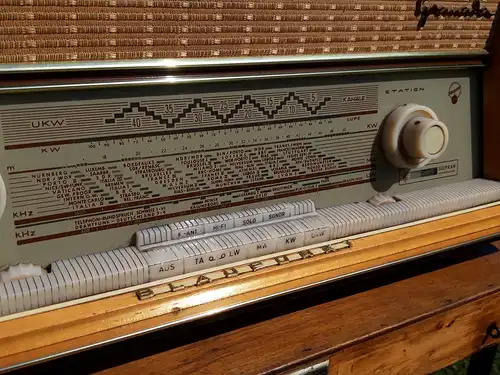 Nr. 49 Blaupunkt Granada Typ 21300 – Baujahr 1961/62  - Röhrenradio  