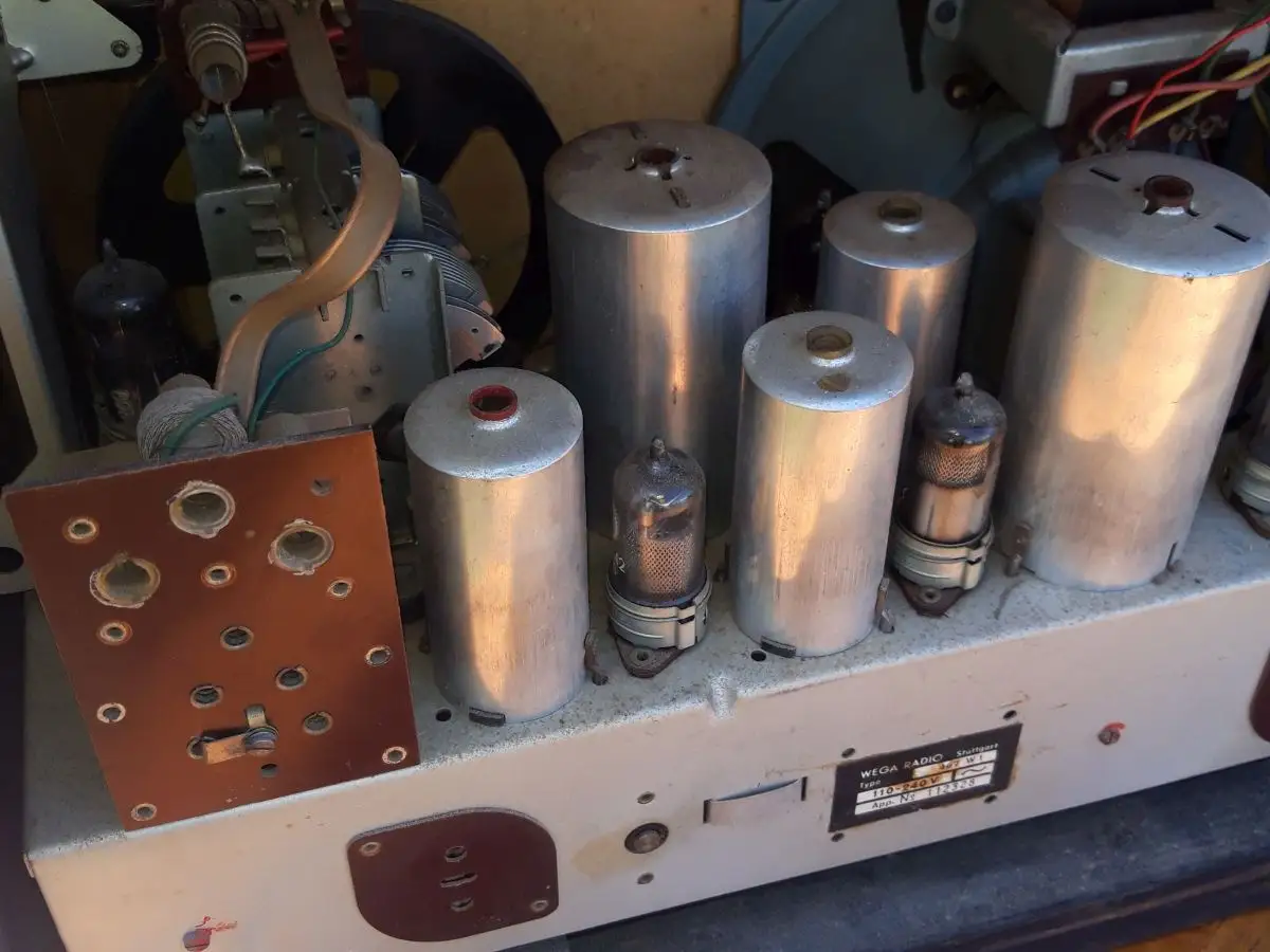 Nr. 52 Wega Radio Stuttgart – Typ 467W1 Diana – Baujahr 1951/52  - Röhrenradio   14
