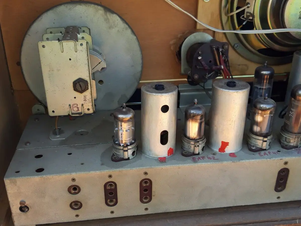 Nr. 66 Lembeck-Radio Atlantis LS660W – Baujahr 1949/50  - Röhrenradio   12