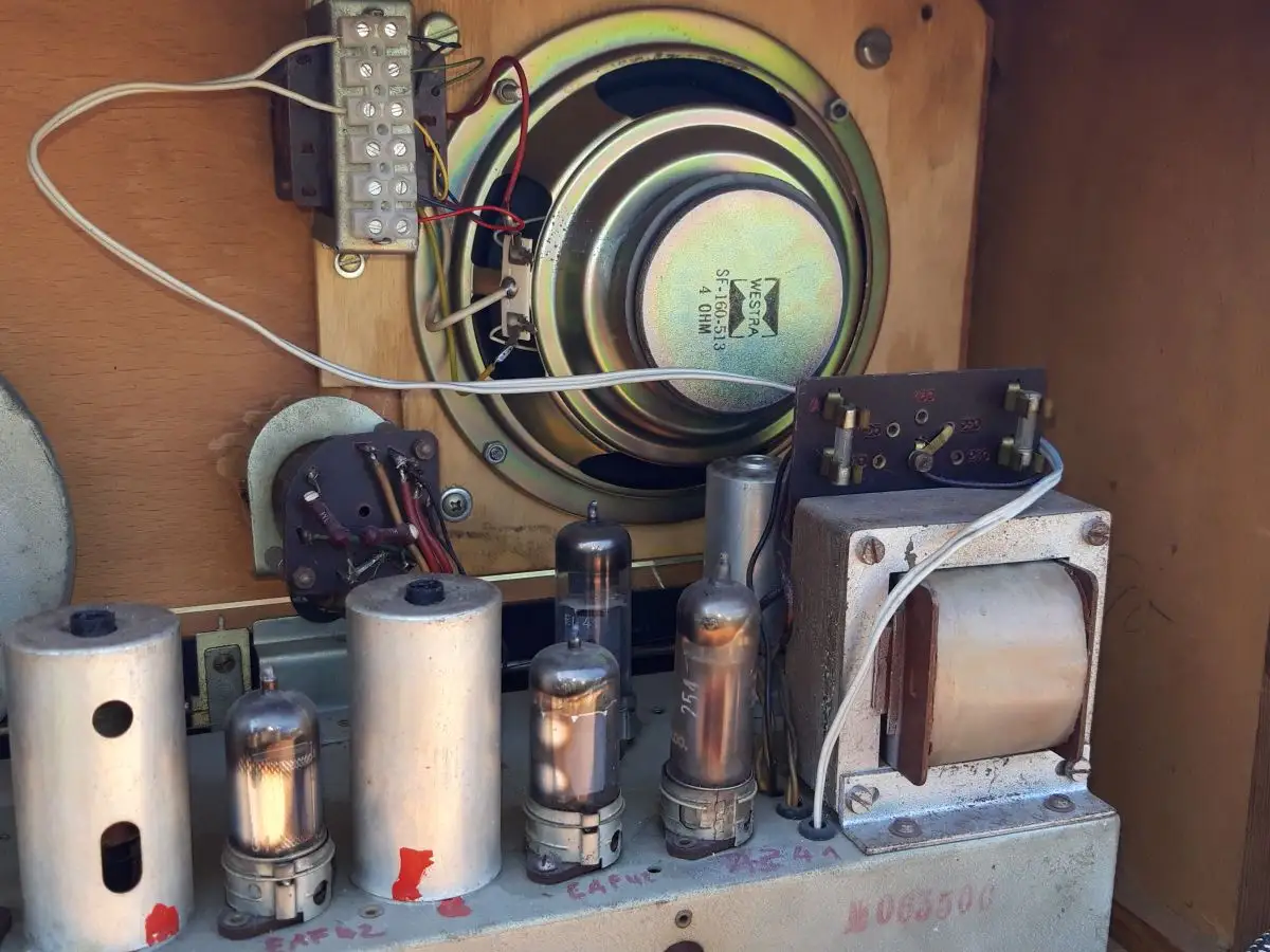 Nr. 66 Lembeck-Radio Atlantis LS660W – Baujahr 1949/50  - Röhrenradio   13