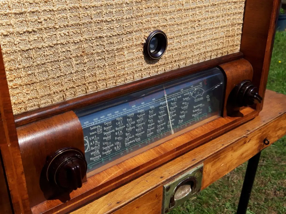 Nr. 66 Lembeck-Radio Atlantis LS660W – Baujahr 1949/50  - Röhrenradio   9
