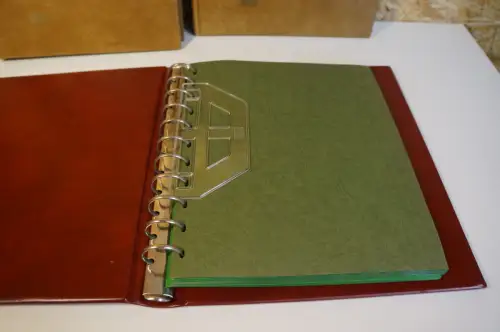 3 Safe Variant Alben in braun und rot mit Hüllen für ETB (27386)