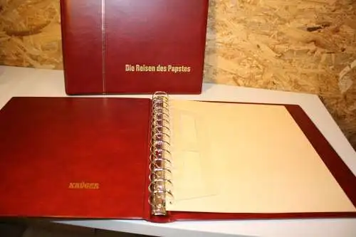 2 Safe Binder rot mit Aufdruck "Reisen des Papstes" 14 Ring (30860)