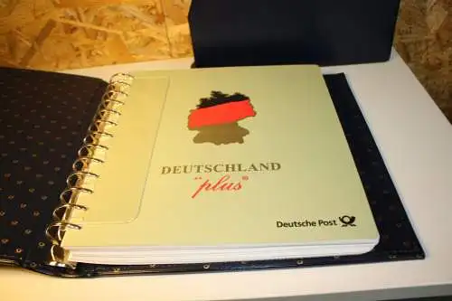 Dt. Post Deutschland Plus 2022-2023 falzlos inkl. Binder + Schuber (32094)