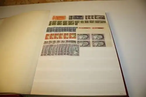 Albanien Dublettenposten Michel mind. 3300€ postfrisch (32217)