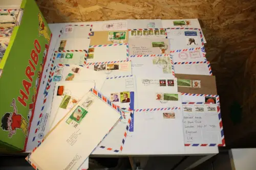 Lot mit Belegen Ausland im Karton (32329)