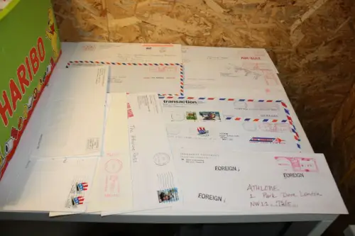 Lot mit Belegen Ausland im Karton (32329)