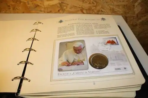 Vatikan 23 Numisbriefe in Album (32445)