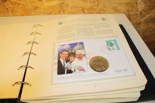 Vatikan 23 Numisbriefe in Album (32445)