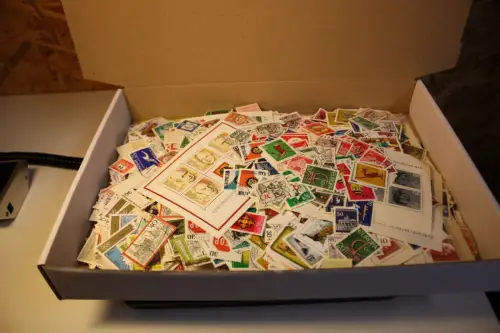 Alle Welt 1 kg lose Marken (32683)