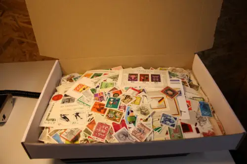 Alle Welt 1 kg lose Marken (32683)