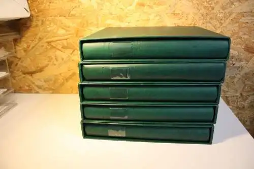 5 Lindner Binder grün mit Schuber leer (32720)