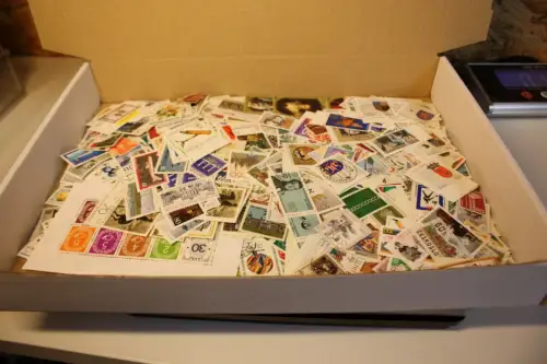 Alle Welt 1 kg lose Marken (33439)