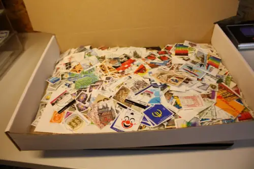 Alle Welt 1 kg lose Marken (33439)