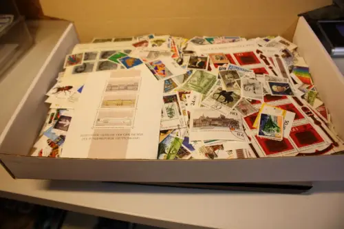 Alle Welt 1 kg lose Marken (33439)