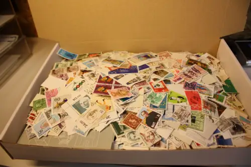 Alle Welt 1 kg lose Marken (33439)