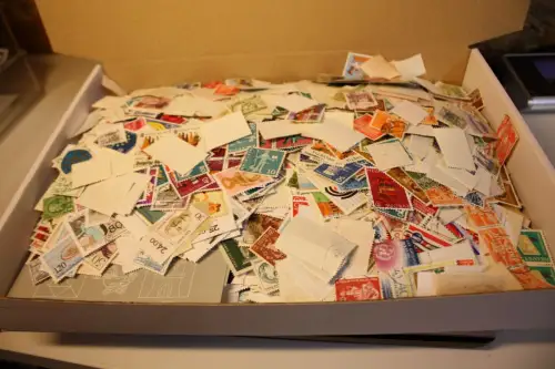 Alle Welt 1 kg lose Marken (33439)