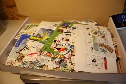 Alle Welt 1 kg lose Marken (33436)