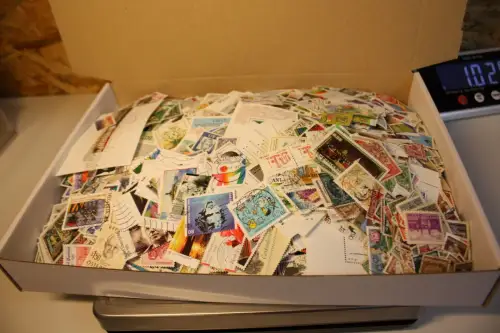 Alle Welt 1 kg lose Marken (33436)