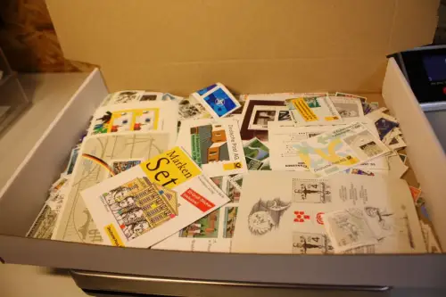 Alle Welt 1 kg lose Marken (33436)