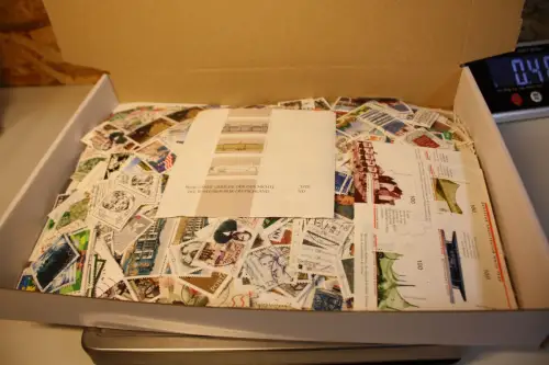 Alle Welt 1 kg lose Marken (33436)