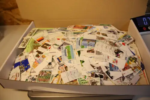 Alle Welt 1 kg lose Marken (33436)