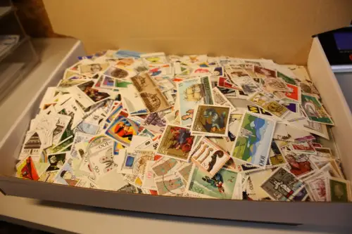 Alle Welt 1 kg lose Marken (33438)